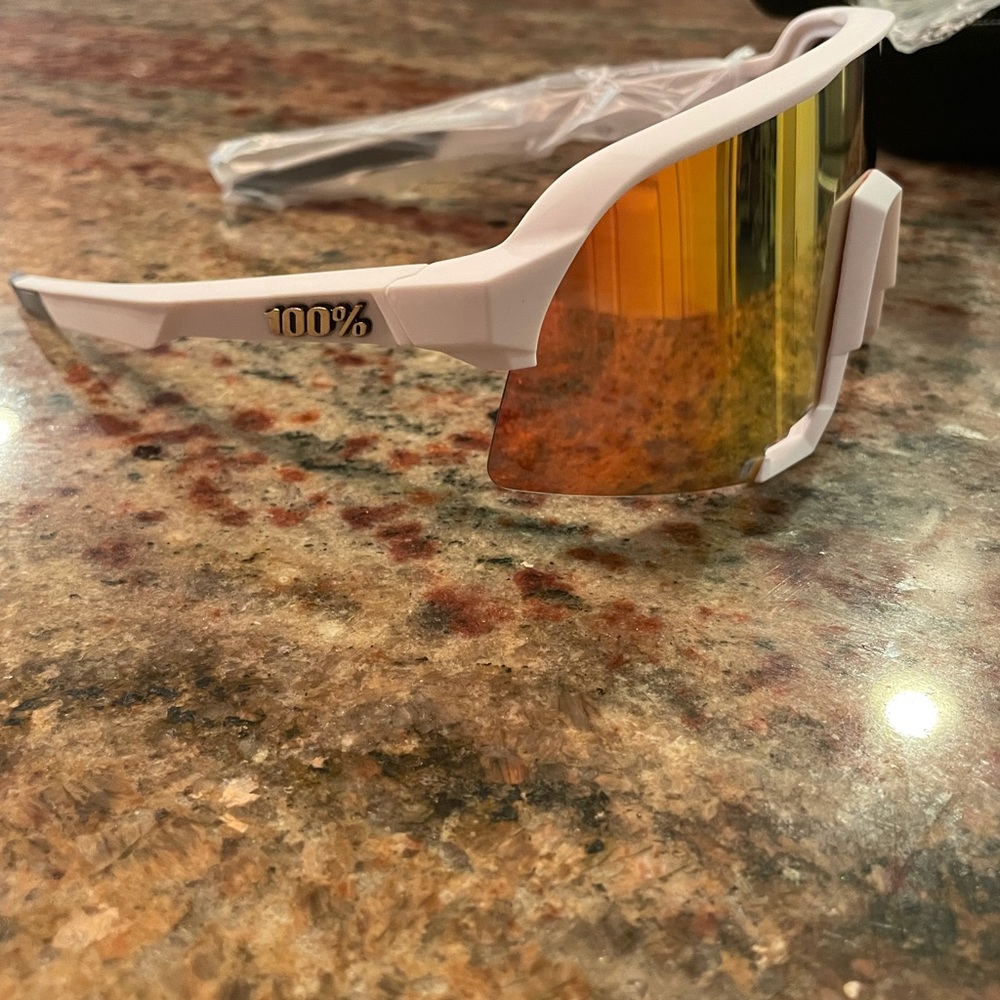 NWT 100% cycling sunglasses.